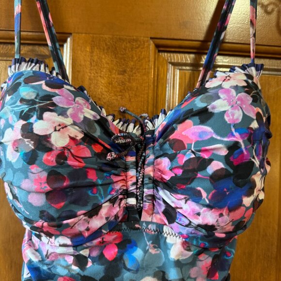 Profile by Gottex Romeo & Juliette Floral Ruched Ruffle 1 PC Size 10 Swimsuit - Picture 5 of 10